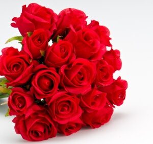 Ramo de 18 rosas Rojas ; Buquê de 18 Rosas Vermelhas ; Bouquet of 18 red roses