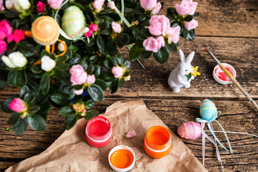 Why is giving flowers at Easter a great idea?