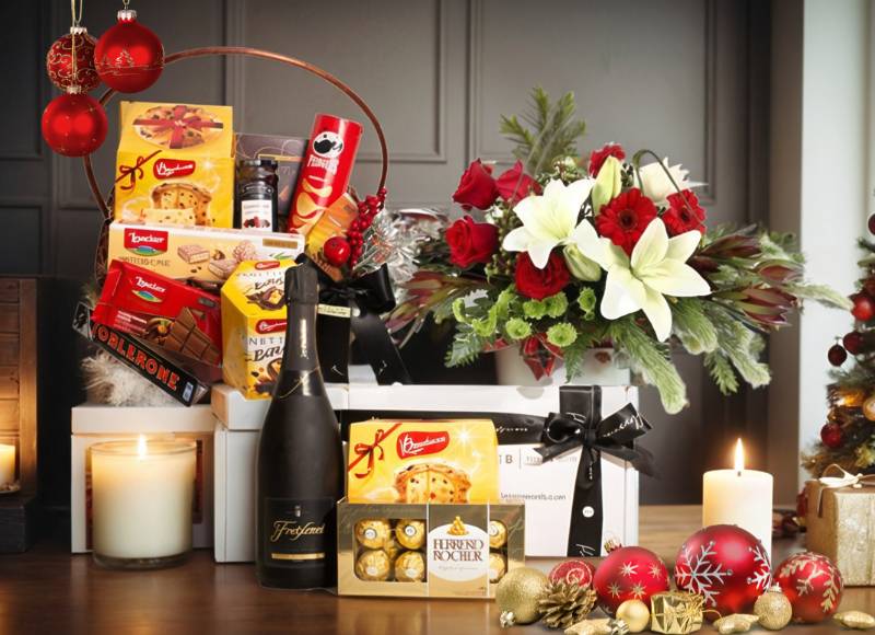 Your Complete Guide to Christmas Gifts: Surprise with FloresnaWeb!